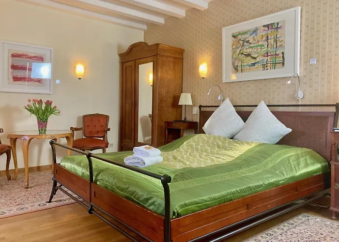 Rhein River Guesthouse - direkt am Rhein
